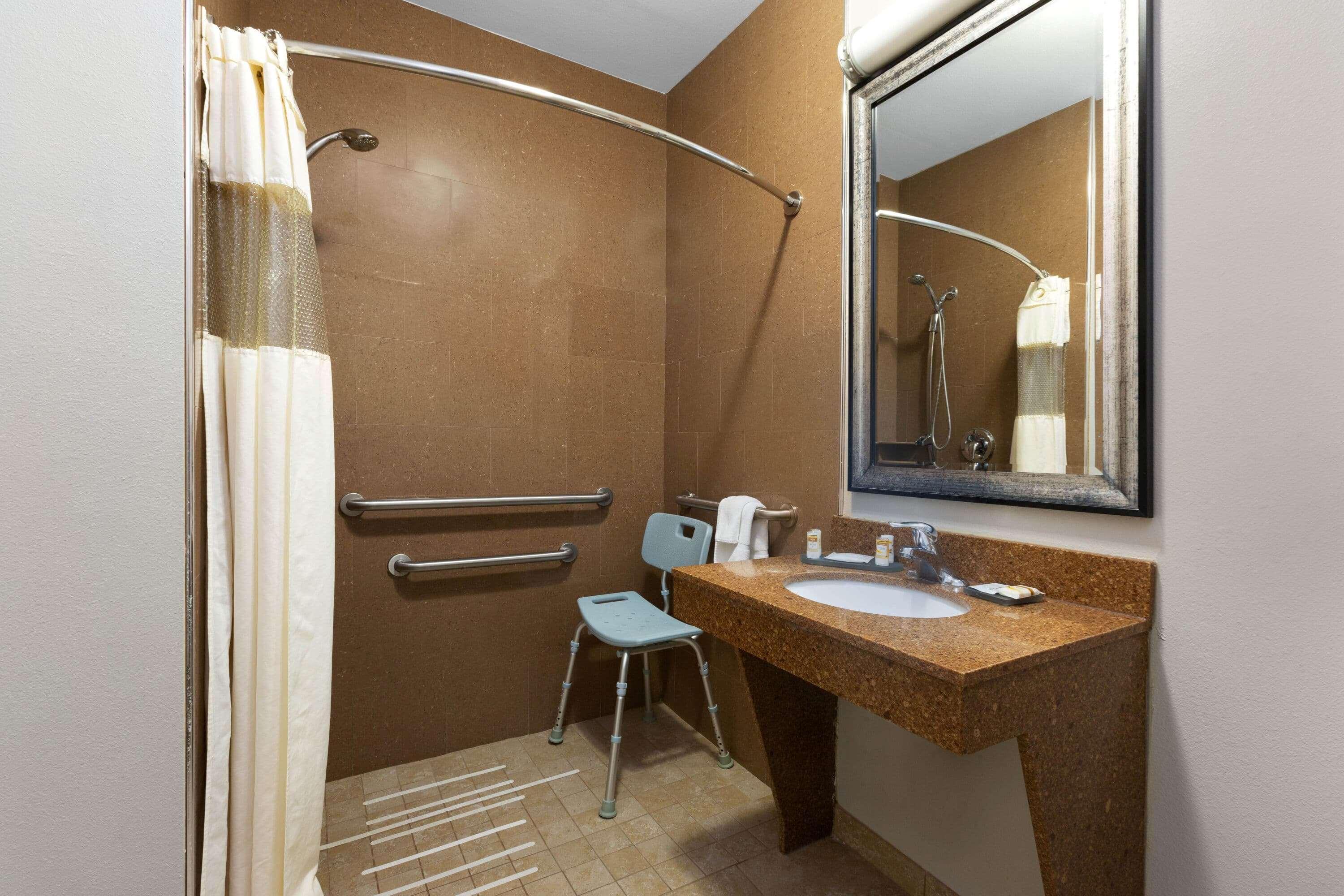 La Quinta By Wyndham Hotel