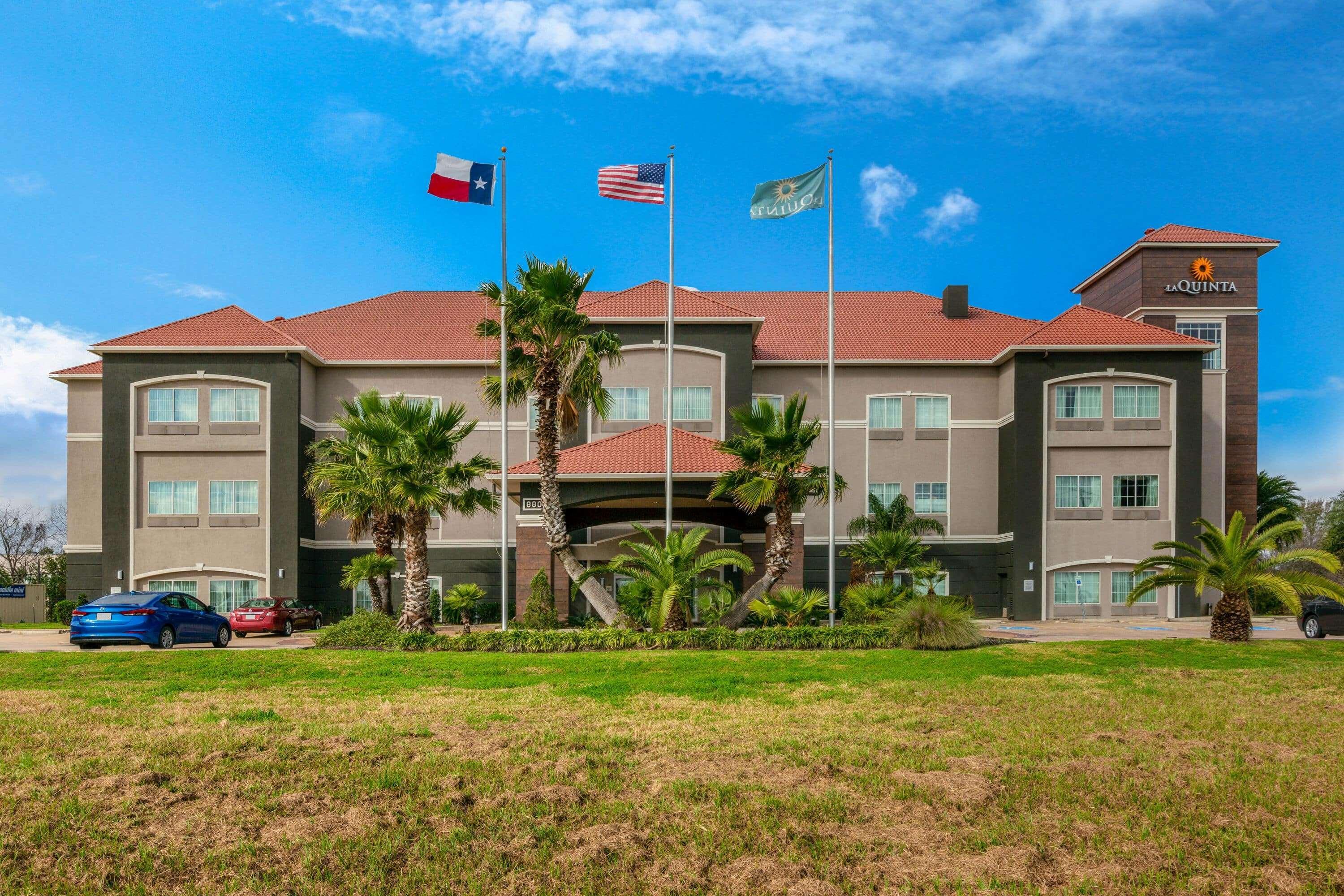 La Quinta By Wyndham Hotel